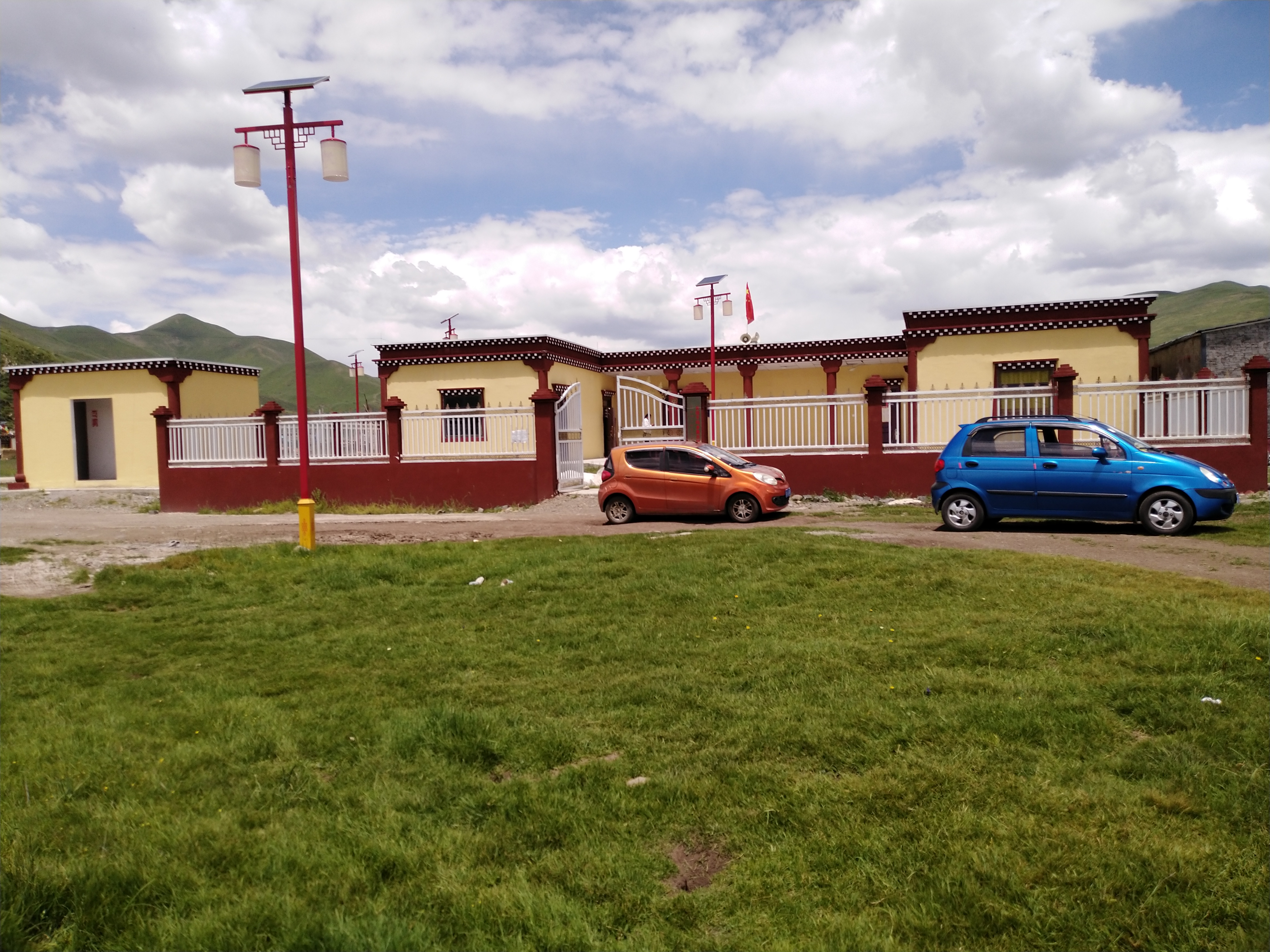 12辖区简介长须干玛乡莫日村简介 长须干玛乡莫日村是石渠县最偏远的