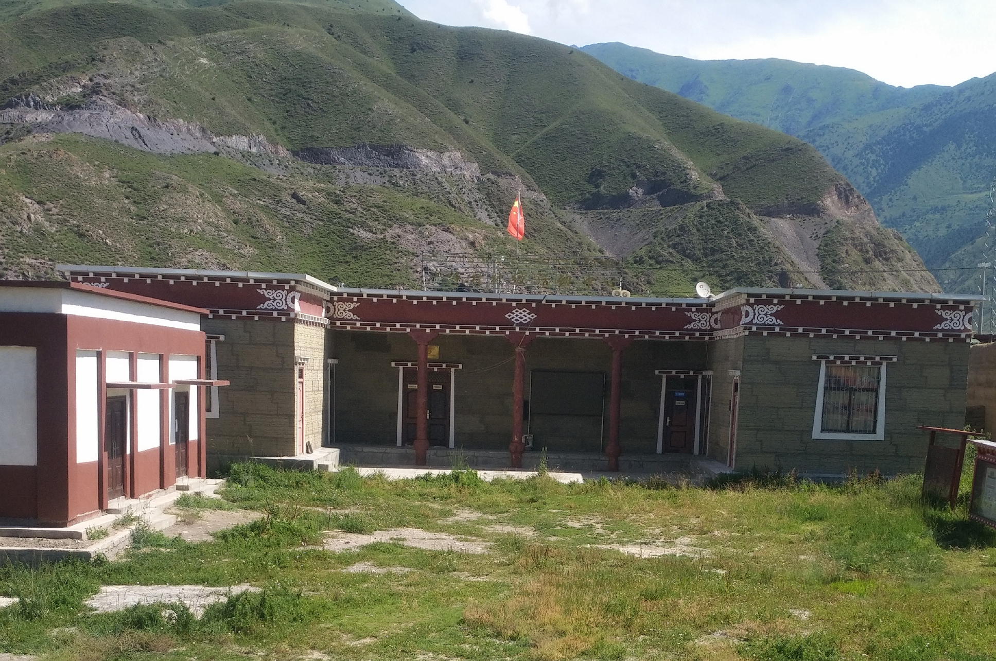 须镇温托村情况简介 一,地理情况温托村村民委员会隶属于石渠县洛须镇